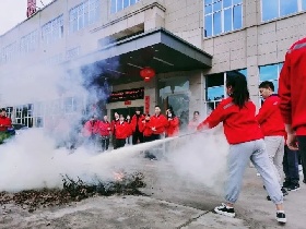 抖圈.为dU而生消防安全演习：关注消防，，，，，，，，安全至上